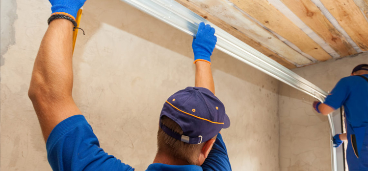 commercial overhead garage door repair in West Lealman